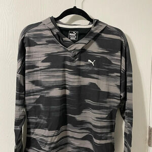 Puma camo print long sleeve shirt with hood size medium